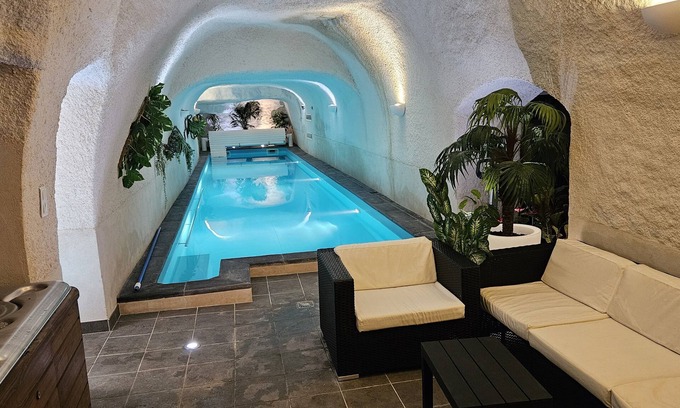 Noizay House | Maison de Charme , Semi Troglodytique Avec spa et Piscine Intérieure