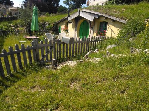 Montcuq Other | Maison de hobbit montcuq