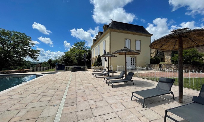 Capdenac-Le-Haut House | Maison de maître with view of listed village