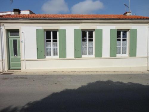 Fouras House | Maison de pêcheur front de mer avec cour, 3 chambres - FR-1-709-44