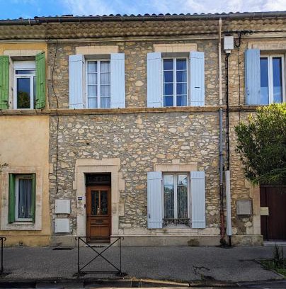 Orange House | Maison de style tout confort, position idéale, avec clim et petit extérieur