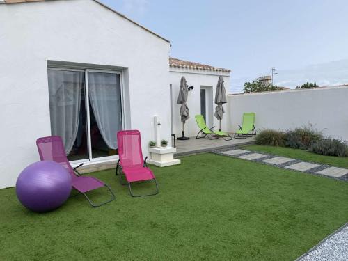 Barbatre House | Maison de vacances avec jardin clos, à proximité de la plage de Barbâtre, 6 couchages - FR-1-224B-227