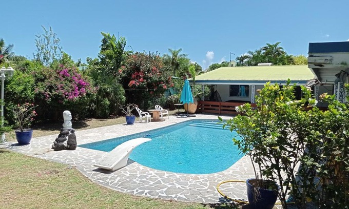 Punaauia House | Maison de vacances avec piscine et accès plage de sable blanc