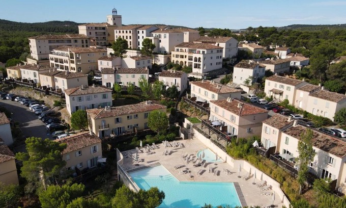 Pont Royal House | Maison de Vacances en Provence avec Piscine, Golf à Proximité, Fibre et Linge Haut de Gamme - FR-1-658-9