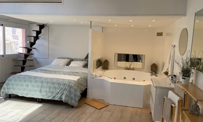 La Redoute-Le Fort House | Maison de Ville Dotée D'un Jacuzzi à 15 Minutes de L'arc de Triomphe