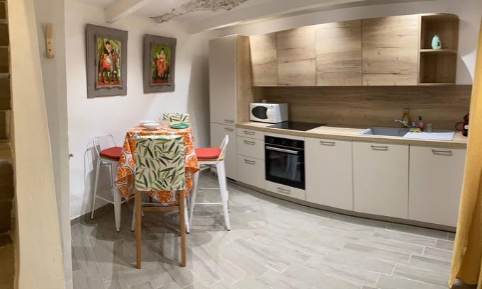 Peynier House | Maison de Village Provençale