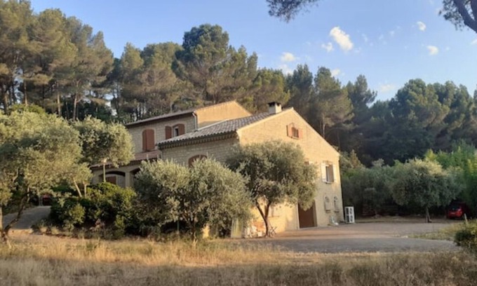Sorgues Apartment | Maison en Campagne Vers Avignon