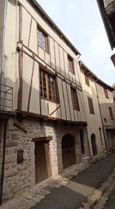 Entraygues-sur-Truyere House | Maison en Pierre et Colombage à Entraygues