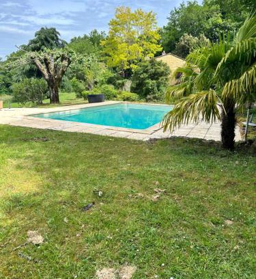 Beynac-et-Cazenac House | Maison en pierre Les Chardonnerets avec piscine