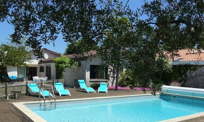 Le Taillan-Medoc House | maison familiale avec piscine proche de Bordeaux