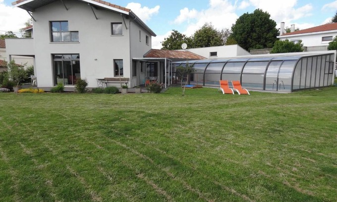 Odars House | Maison Familiale, Avec Grande Piscine Couverte