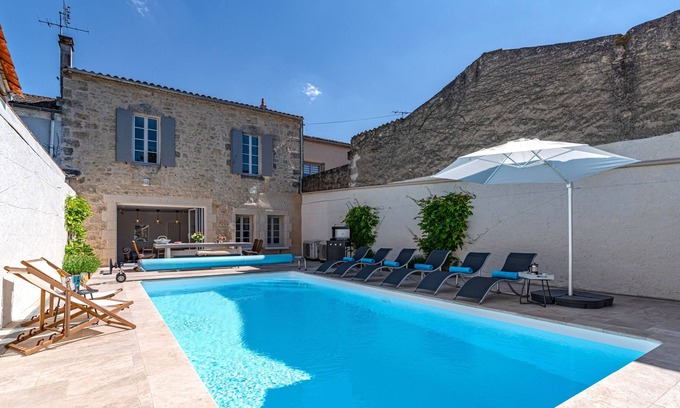 Villefranche-de-Lonchat House | Maison Dordogne - Heated Pool, Air Conditioning and Fast Wifi