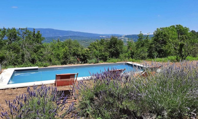 Saignon House | Maison Luberon with quiet view in the middle of nature