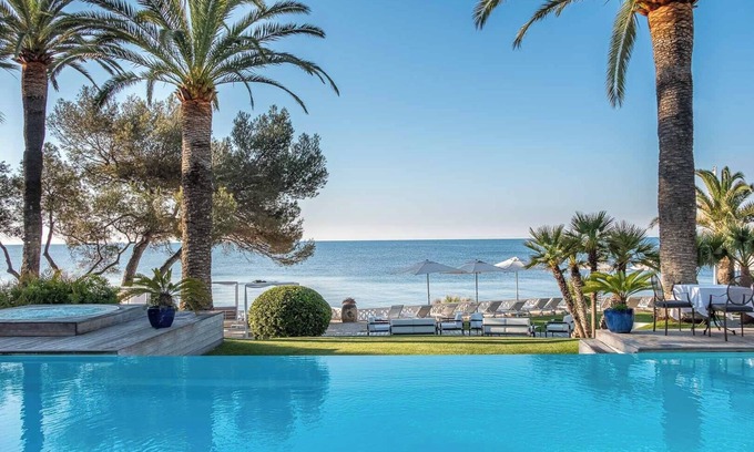 Saint-Raphael Apartment | Maison Mauresque - "Shakespeare" Jacuzzi Suite