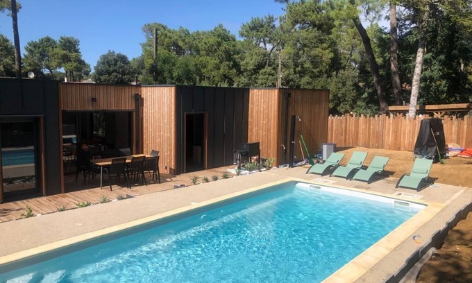 Longeville-sur-Mer Villa | Maison Moderne, Neuve en Bois, Avec Piscine, Proche de L'océan