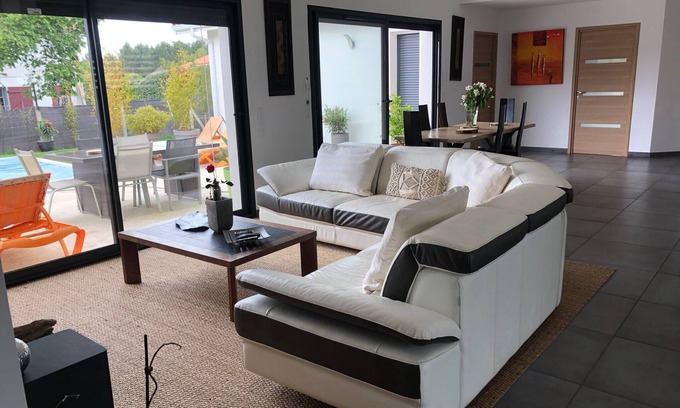 Bias House | Maison Neuve Tout Conforts Avec Piscine Privée