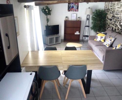 Dol-de-Bretagne Apartment | Maison NYNO DIGRABEN