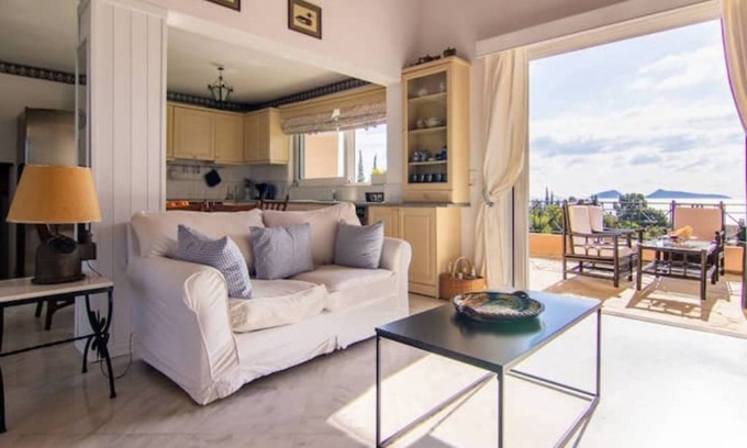 Porto Heli Apartment | Maison of apartments next to the beach-Big Blue
