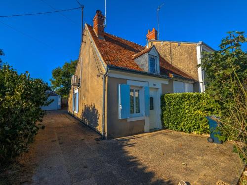 Chateauroux House | Maison paisible à Châteauroux avec jardin et parking privé - FR-1-591-759