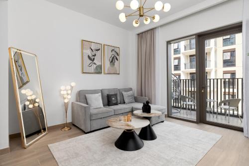 Dubai Apartment | Maison Privee - Charming Urban Escape with Resort-Style Facilities