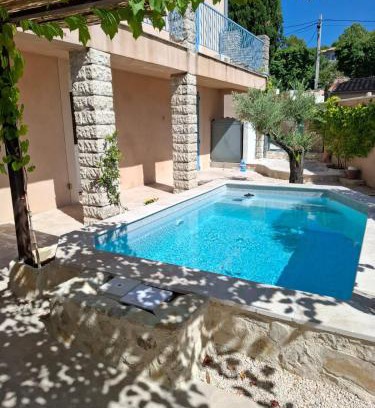 Pernes-les-Fontaines House | Maison provençale rénovée