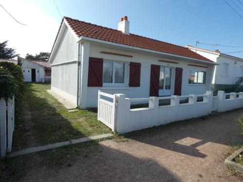 Notre-Dame-de-Monts House | Maison rénovée proche plage à Notre-Dame-de-Monts - 6 pers, wifi, vélos, jardin, animaux OK - FR-1-540-227