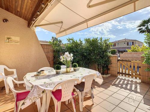 Vias House | Maison Rayon du Soleil dans résidence privée avec piscine