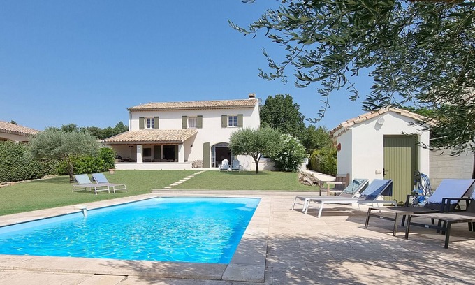 Pougnadoresse Villa | Maison Roquebeauresse – luxury & comfort in the Gard, with air conditioning, child & pet friendly