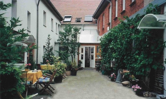 Vetschau/Spreewald Cottage | Maisonette with 2 bedrooms + 2 bathrooms - Apartmenthaus Antik Spreewald