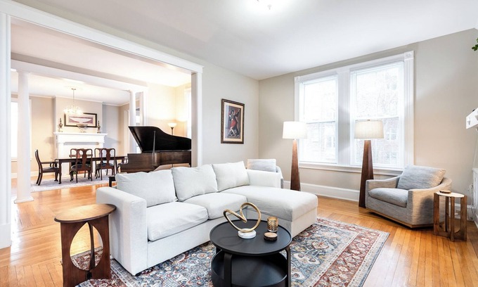 Walnut Hills Apartment | Majestic and Spacious 3 Bdrm 2 Bath Near Eden Park