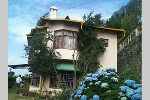 Bhimtal Ski Chalet | Majestic Cottage - Tranquility in the hills