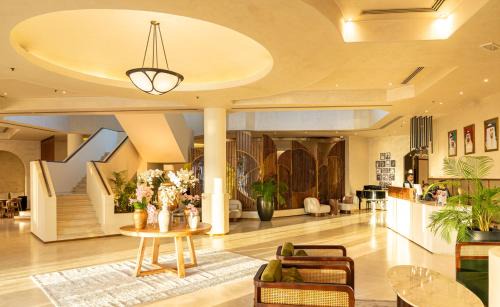 Garhoud Hotel | Majestic Cove Hotel - Formerly Le Méridien Fairway