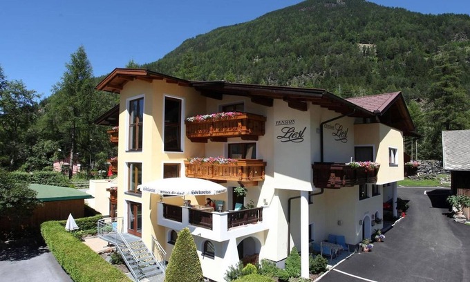 Unterlaengenfeld House | Majestic holiday home with infrared sauna
