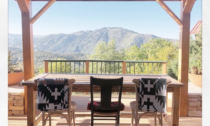 Julian House | Majestic Julian Lodge