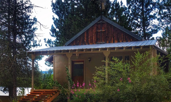 Idaho City House | Majestic Mountain Ranch Idaho City's studio style cabin.