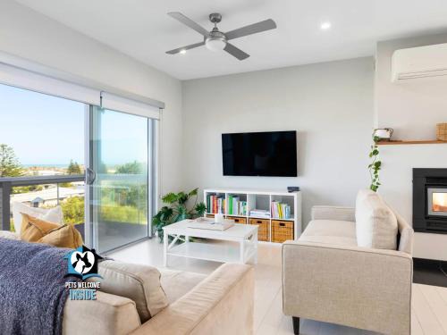 Goolwa Beach House | Majestic Ocean Views in Architectural 3BR House