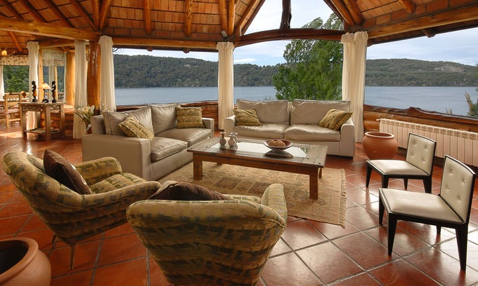 San Carlos de Bariloche House | Majestically on the shores of Lake HV12