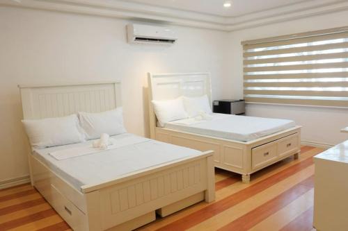Guadalupe Nuevo House | Makati Altean Apartment (Leonora Room)