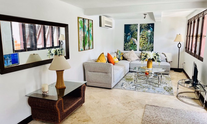 Porters House | Make Dreams at Mango Crescent