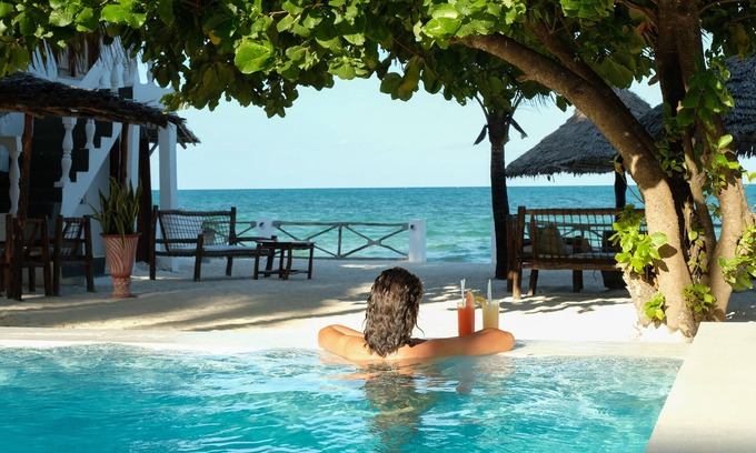 Bwejuu Beach Hotel | Makuti Beach Bungalows