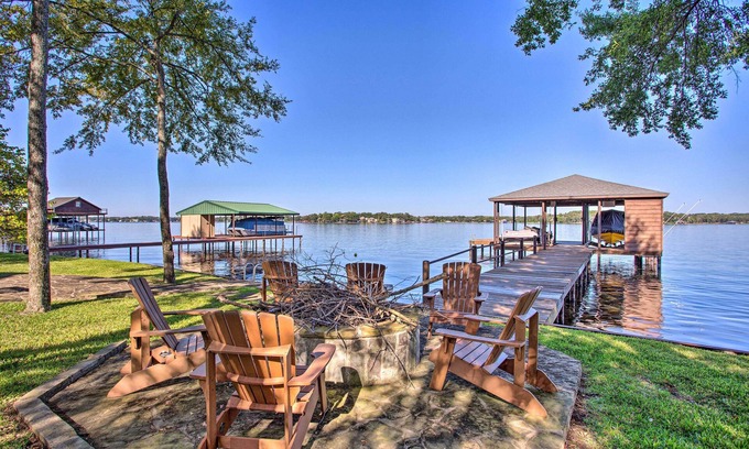 Cedar Creek Reservoir House | Malakoff Home w/ Deck & Fire Pit: Cedar Creek Lake
