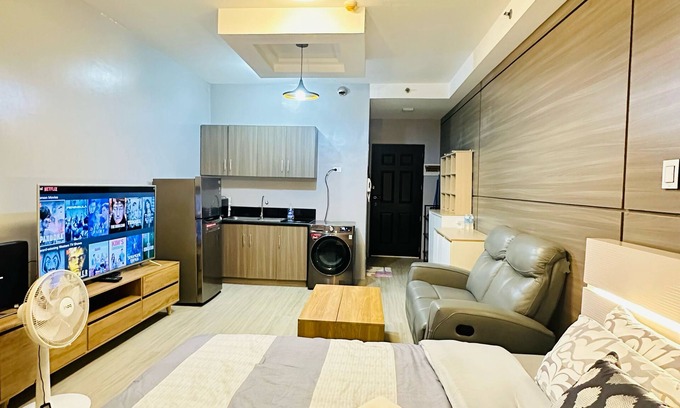 Ermita Night District Apartment | Malate Bayview Mansion