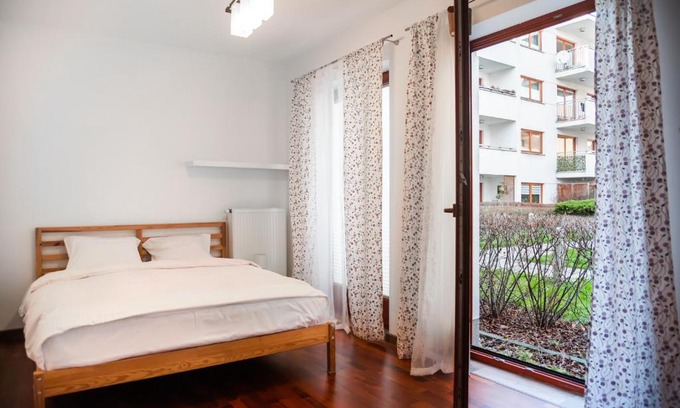 Targowek Apartment | Malborska Lovely Apartment