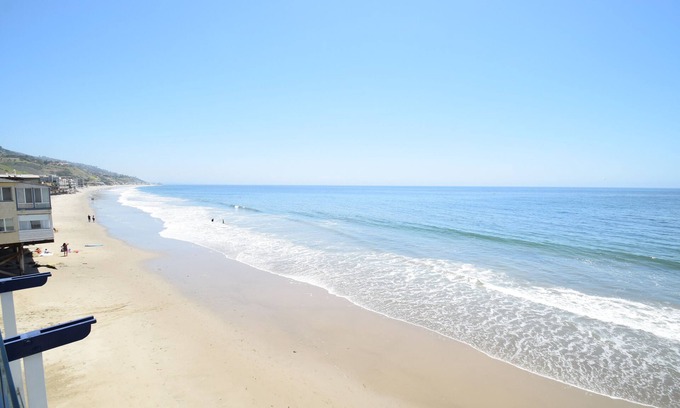 Eastern Malibu Apartment | Malibu Beach Paradise Apartments