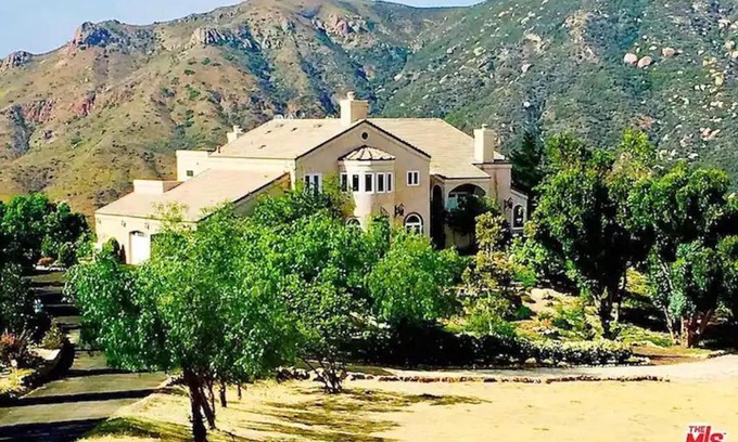 Malibu Villa | Malibu Hills Castle