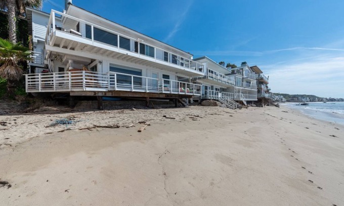Central Malibu House | Malibu Rd Ocean Front Dry Sandy Beach House + Studio, 2 Kitchens, Cedar Hot Tub