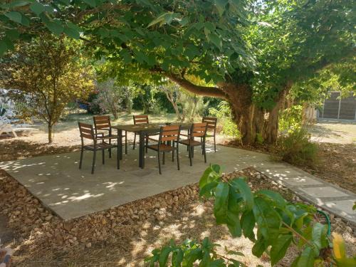 Arles House | Malicroix