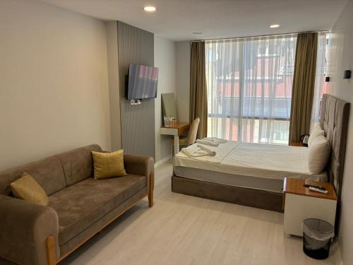 Kucukcekmece Hotel | Mall Off Palace
