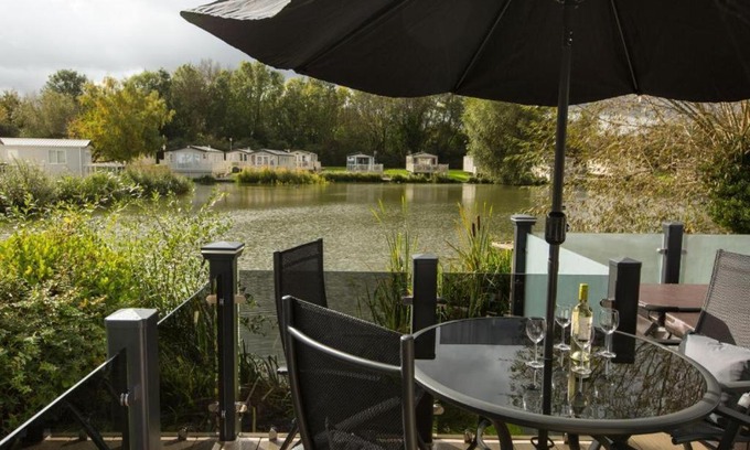 South Cerney House | Mallard Lake