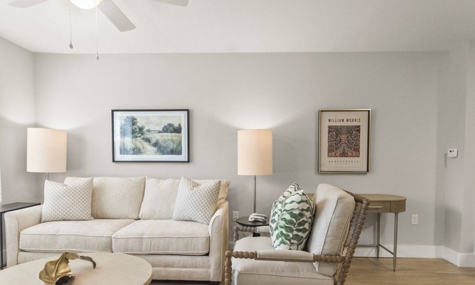 Tuscaloosa Condo | Mama D's Riverfront Retreat - Gorgeous Riverfront Condo with Pool & Gym Access